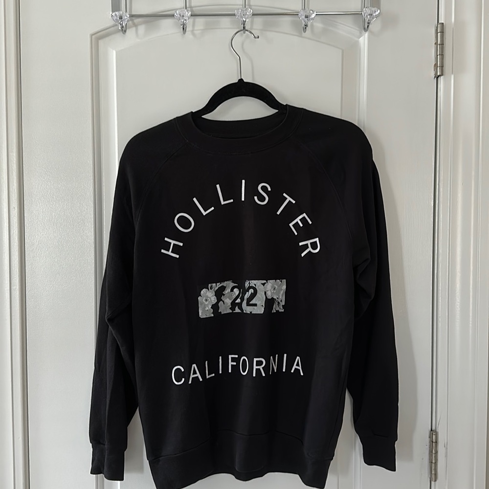 Hollister Women’s oversized crewneck pullover sweatshirt in Black, Size:XS